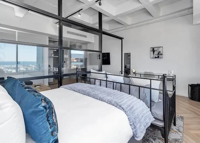 Stylish Urban Studio At One On Thibault