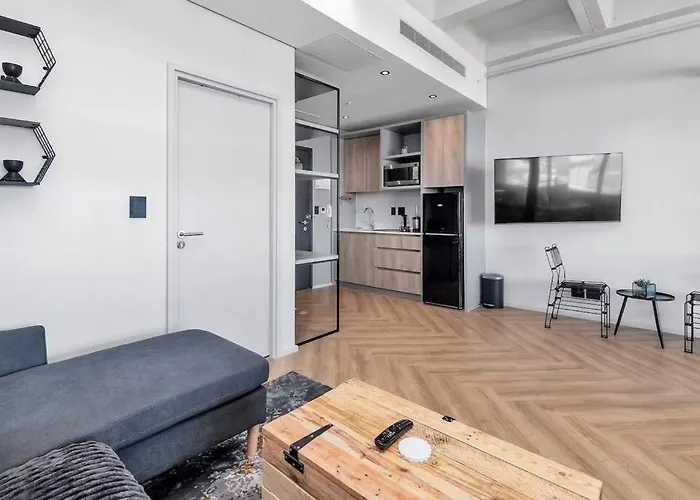 Stylish Urban Studio At One On Thibault